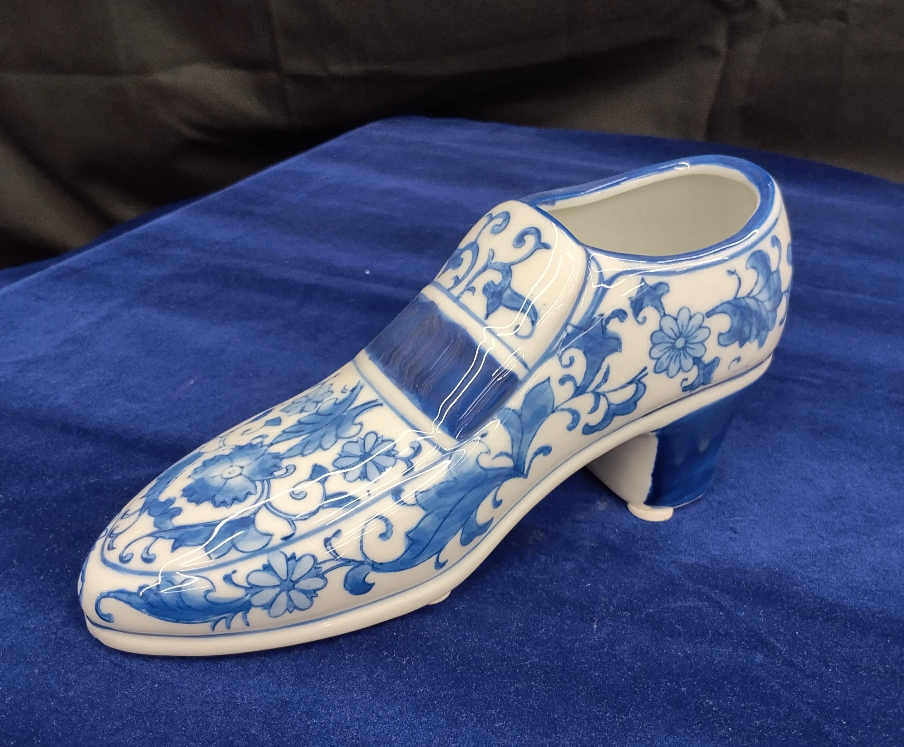 Blue and White Porcelain Shoe view 2