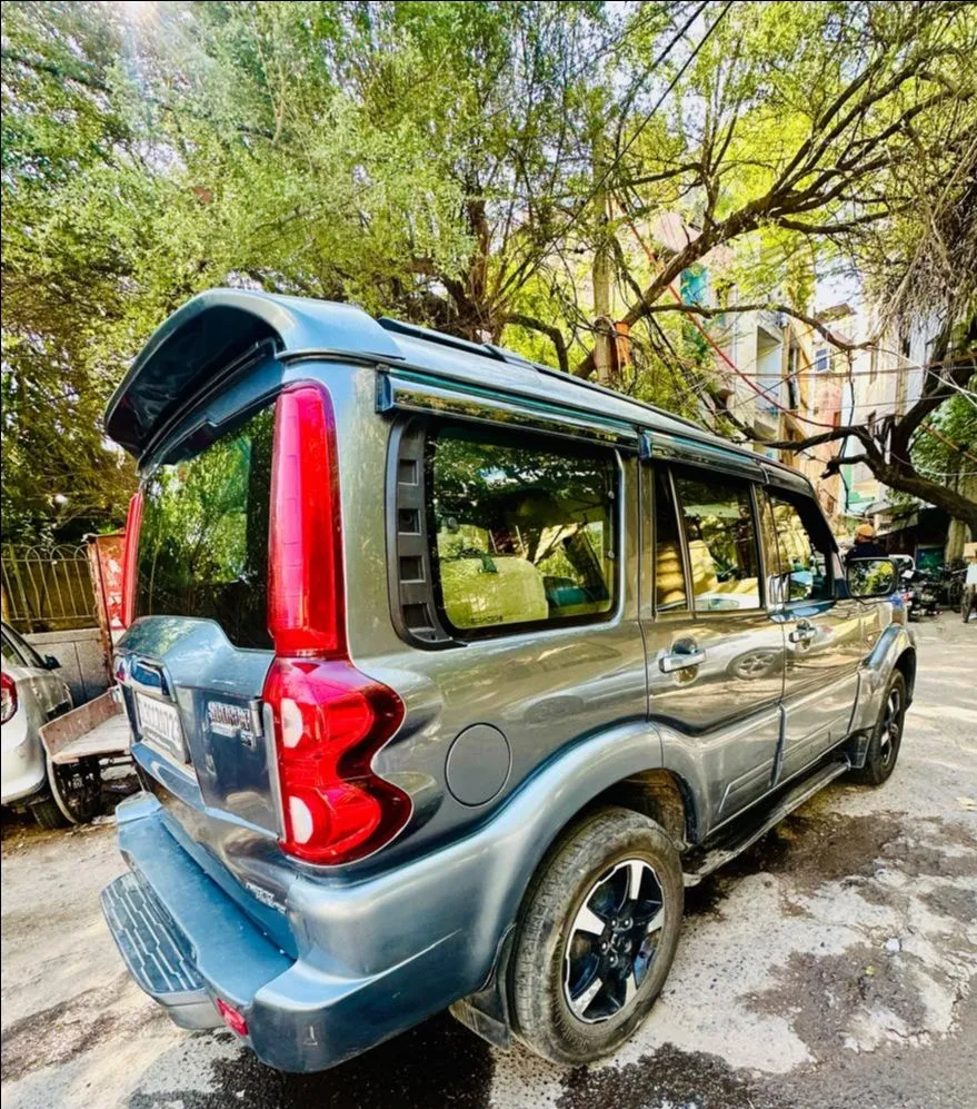 Mahindra Scorpio view 2