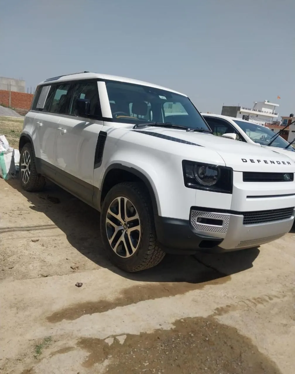 Land Rover Defender view 3