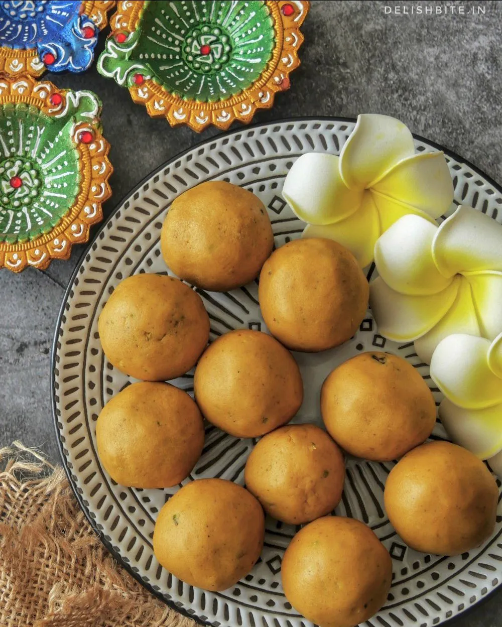 Besan Ladoo view 3