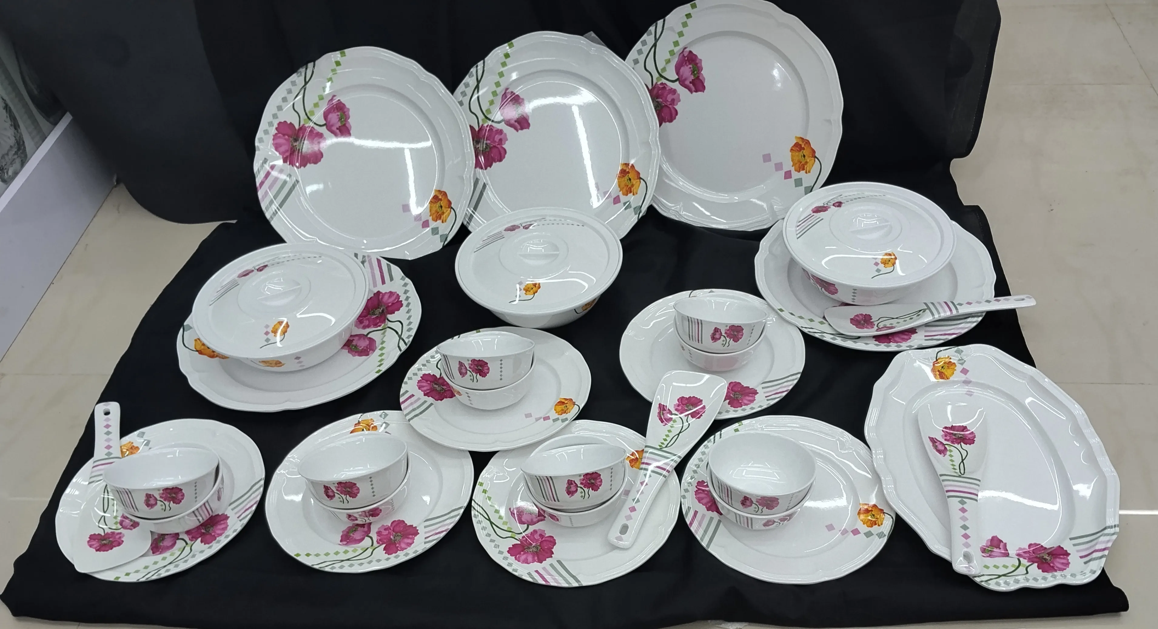 Floral Dinner Set Superware view 2