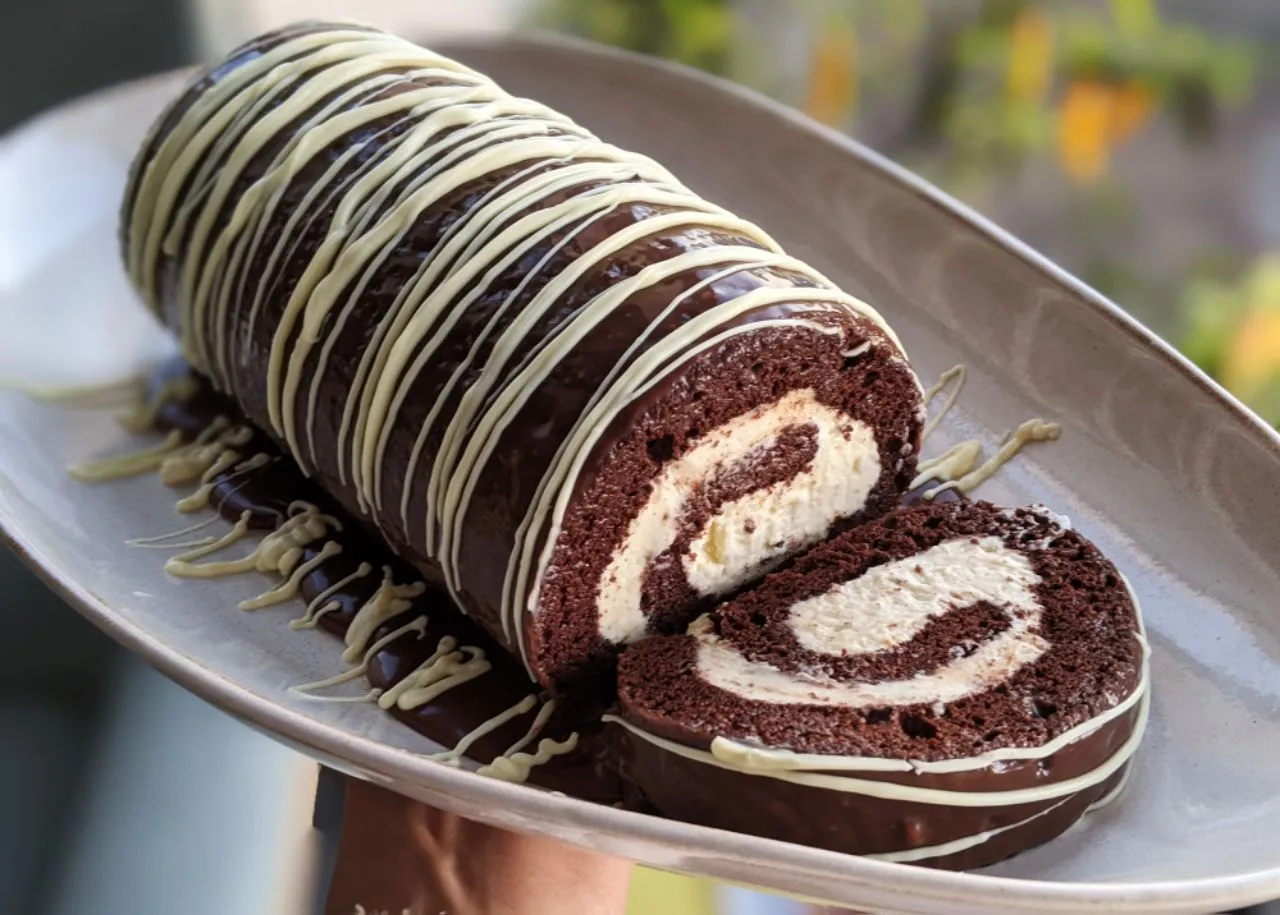 Double Chip Chocolate Swisroll view 2