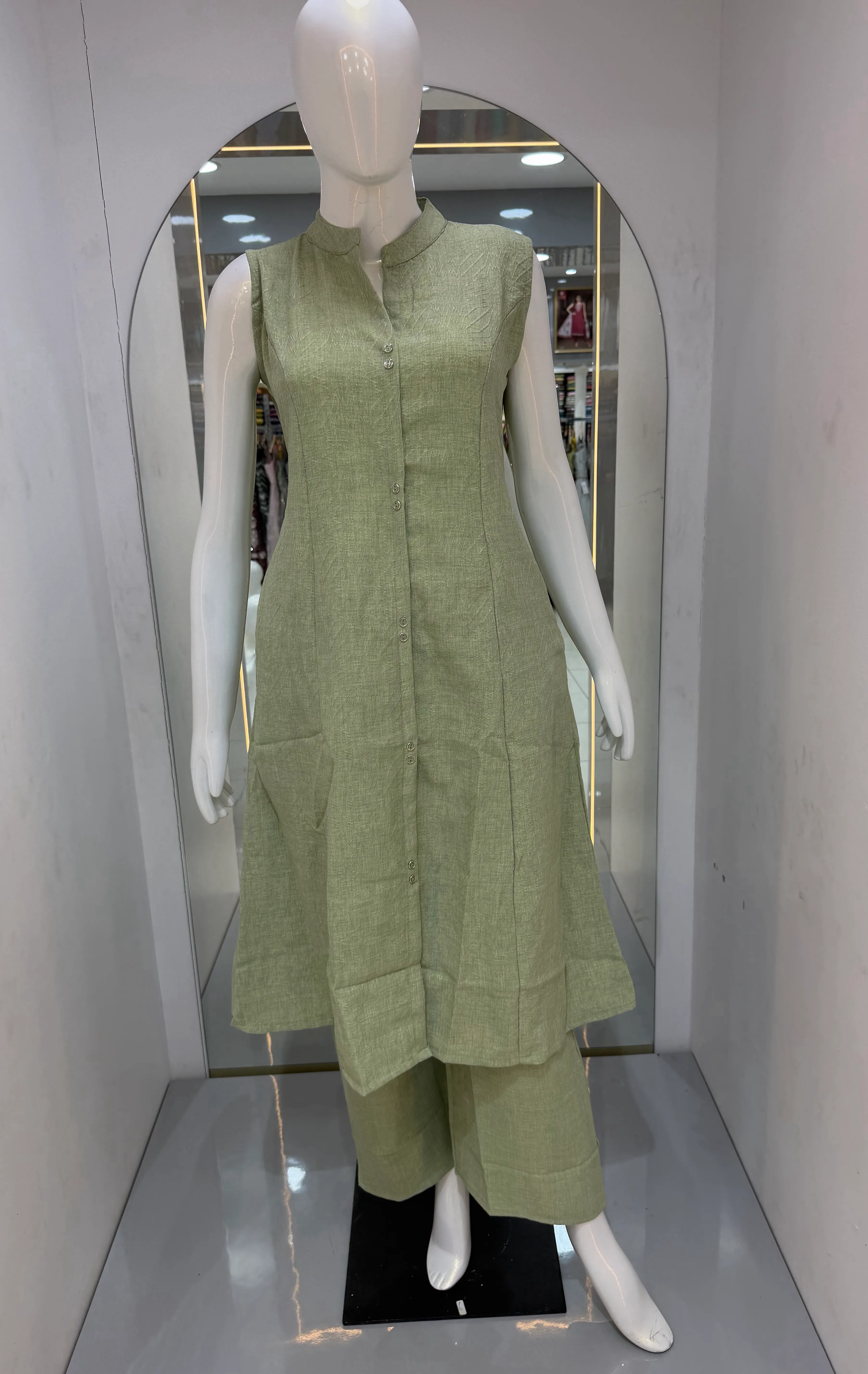 Green Sleeveless Co-Erd Set view 2