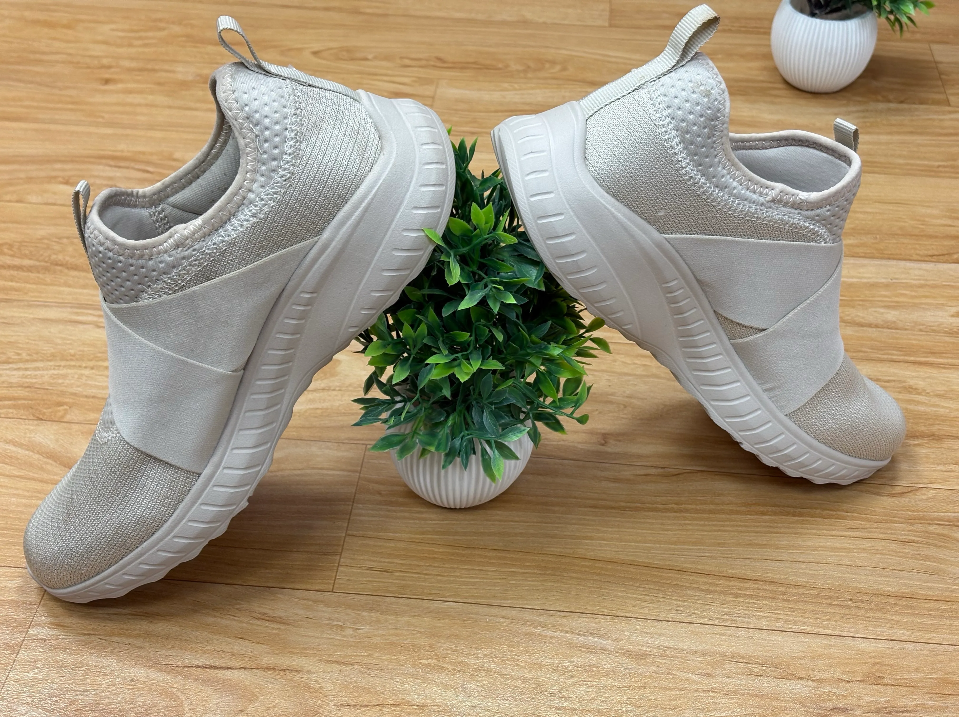 Slip-On Sneakers .. view 2